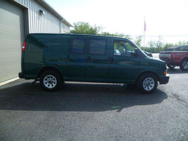 GMC Savana Cargo 2012 photo 3
